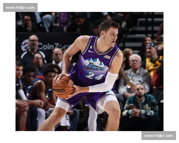 勇士续约神射中锋！波斯特 40% 三分率成战术杀器