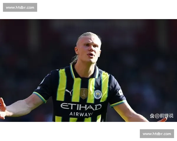 爆笑！曼城新援谢尔基献唱法语说唱，哈兰德领衔众将围观更衣室变欢乐海洋