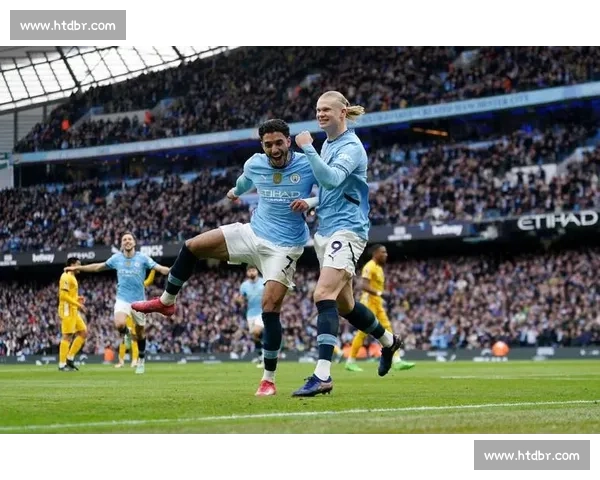 爆笑！曼城新援谢尔基献唱法语说唱，哈兰德领衔众将围观更衣室变欢乐海洋