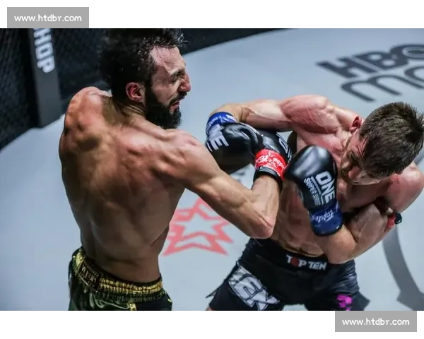 恩里克科尔对决一龙揭开中外搏击巅峰之战新篇章谁将主宰擂台荣耀